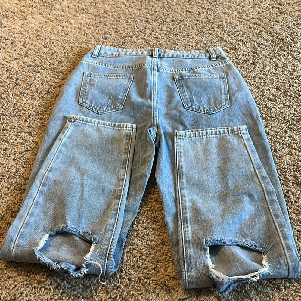 SHEIN Blue Relaxed Fit Distressed Jeans - Picture 2 of 3